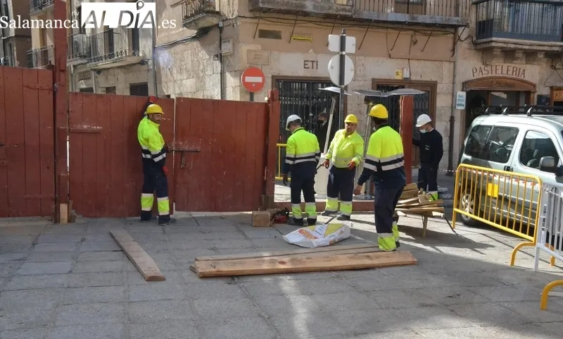 Foto 4 - Comienza en la Plaza Mayor el montaje del &lsquo;rect&aacute;ngulo m&aacute;gico&rsquo;