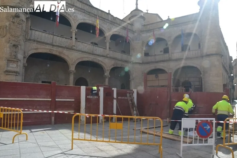 Foto 3 - Comienza en la Plaza Mayor el montaje del &lsquo;rect&aacute;ngulo m&aacute;gico&rsquo;