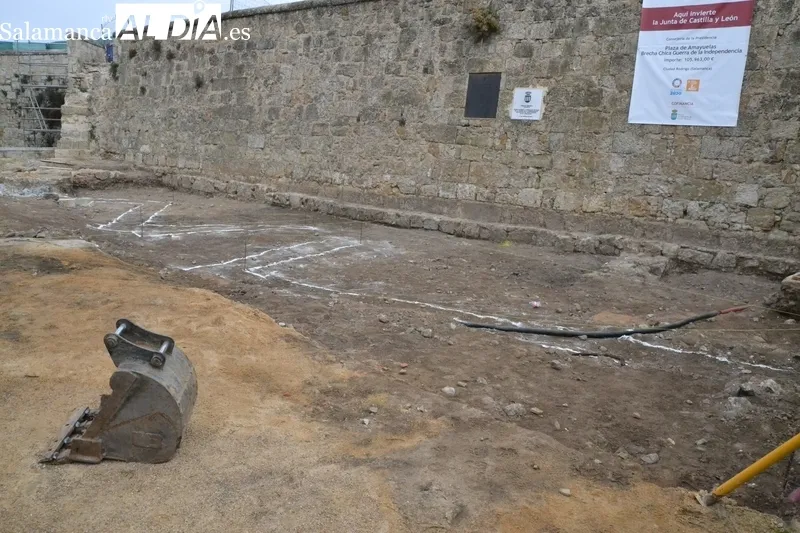 Foto 4 - Desmontada la escalera de acceso a la muralla desde la Plazuela de Amayuelas