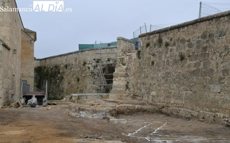 Foto 5 - Desmontada la escalera de acceso a la muralla desde la Plazuela de Amayuelas