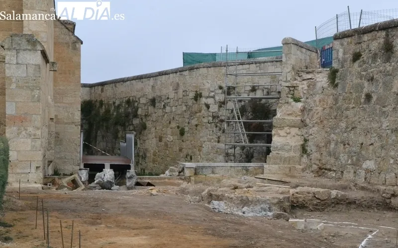 Foto 3 - Desmontada la escalera de acceso a la muralla desde la Plazuela de Amayuelas