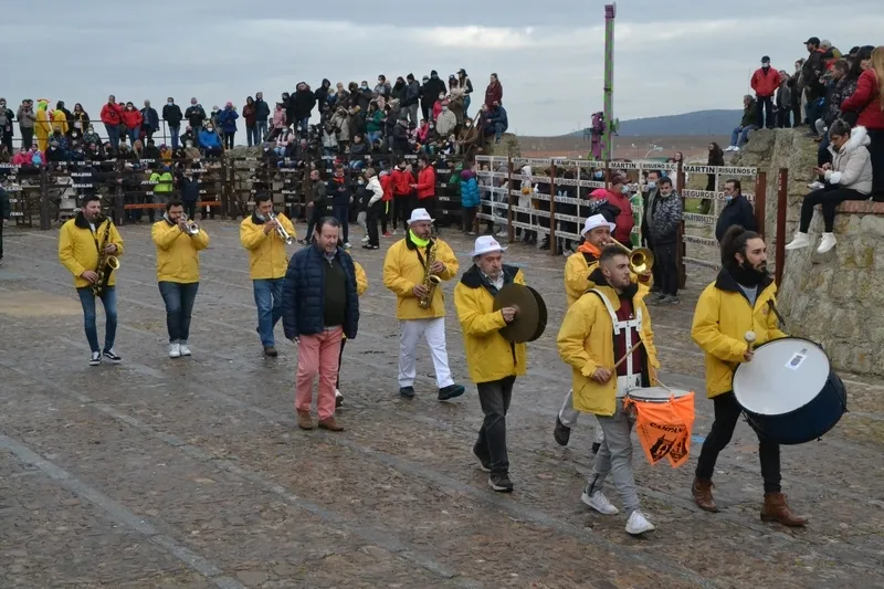 Foto 11 - &lsquo;Precioso&rsquo; deja el primer herido por asta de toro del Carnaval 2022