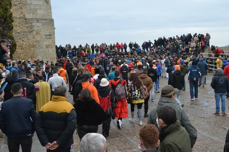 Foto 2 - &lsquo;Precioso&rsquo; deja el primer herido por asta de toro del Carnaval 2022