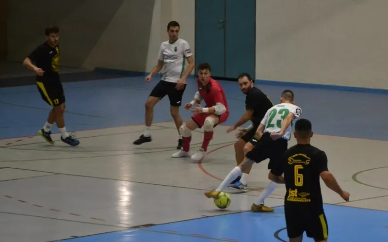Foto 10 - Aldead&aacute;vila remonta al Mir&oacute;briga Futsal y le arrebata el liderato de la Liga Futormes