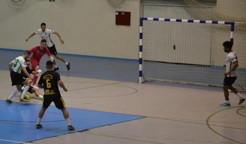 Foto 9 - Aldead&aacute;vila remonta al Mir&oacute;briga Futsal y le arrebata el liderato de la Liga Futormes