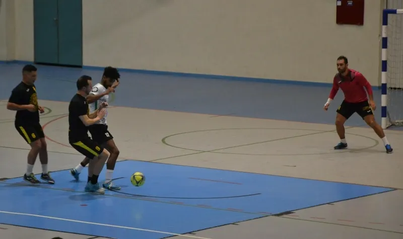 Foto 5 - Aldead&aacute;vila remonta al Mir&oacute;briga Futsal y le arrebata el liderato de la Liga Futormes