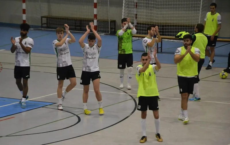 Foto 3 - Aldead&aacute;vila remonta al Mir&oacute;briga Futsal y le arrebata el liderato de la Liga Futormes
