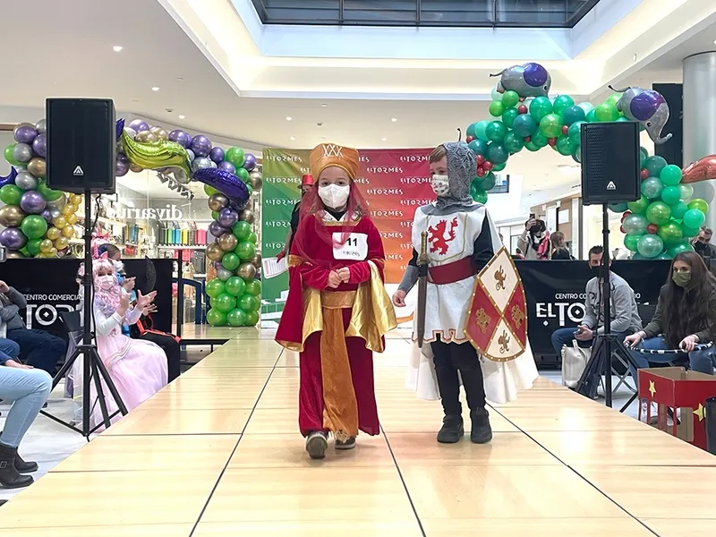 Desfile concurso de Carnaval en el Centro Comercial El Tormes