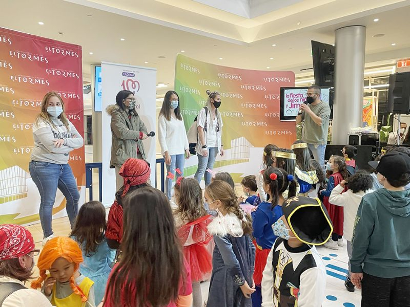 El CC El Tormes celebra su gran fiesta de carnaval