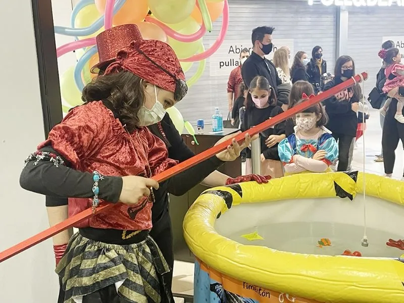 Foto 8 - El CC El Tormes celebra su gran fiesta de carnaval