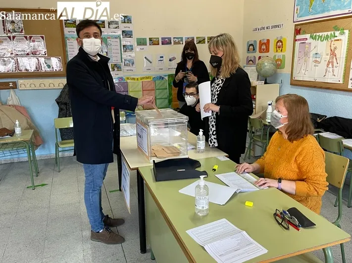 Todos los candidatos y representantes de los partidos en la ciudad han votado a primeras horas con normalidad