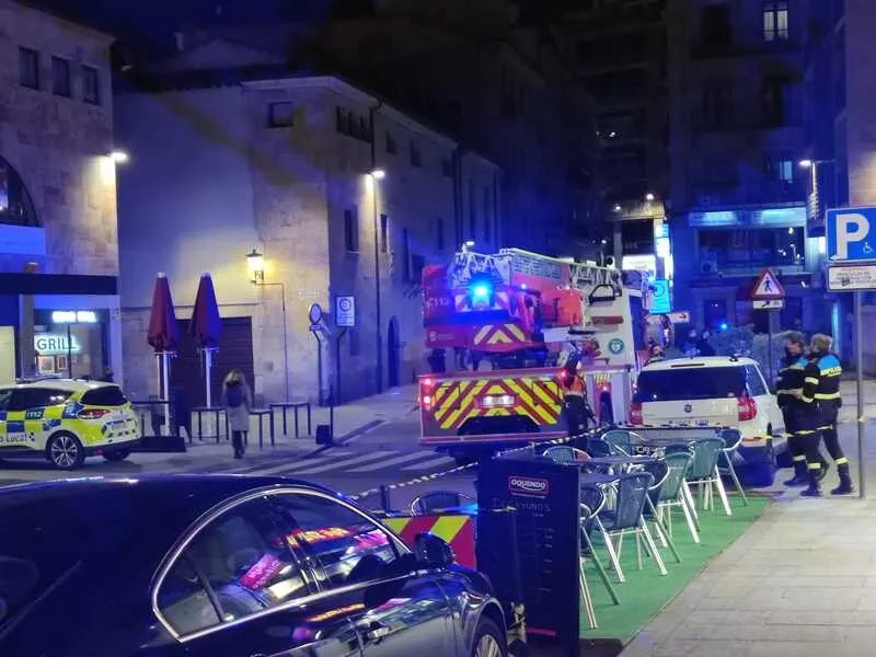 Intervención de los Bomberos en la calle Correhuela