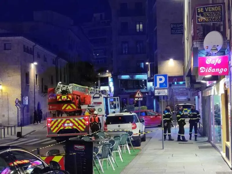 Intervención de los Bomberos en la calle Correhuela