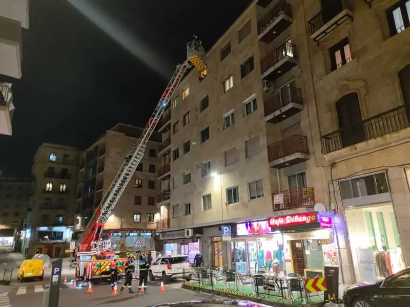 Intervención de los Bomberos en la calle Correhuela