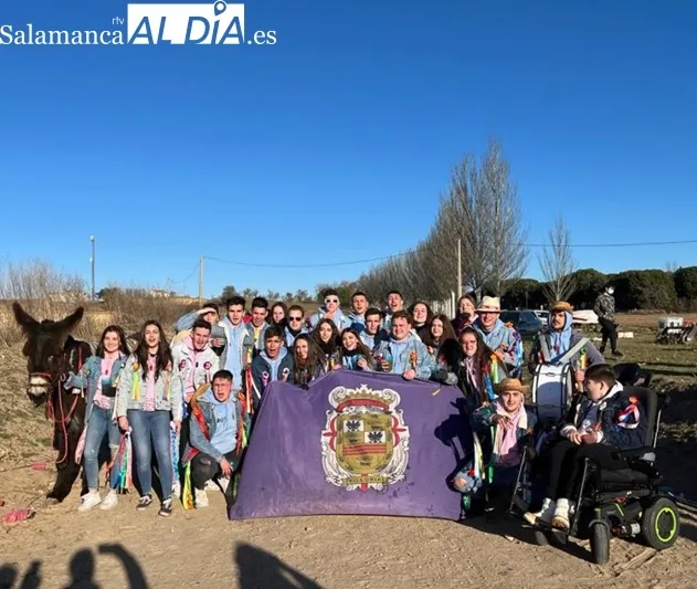 Decenas de jóvenes protagonizan la fiesta de los Quintos en Villoria