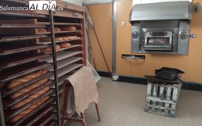 La panadería cuenta con horno de leña e instalaciones y equipamiento que no requieren realizar inversión 