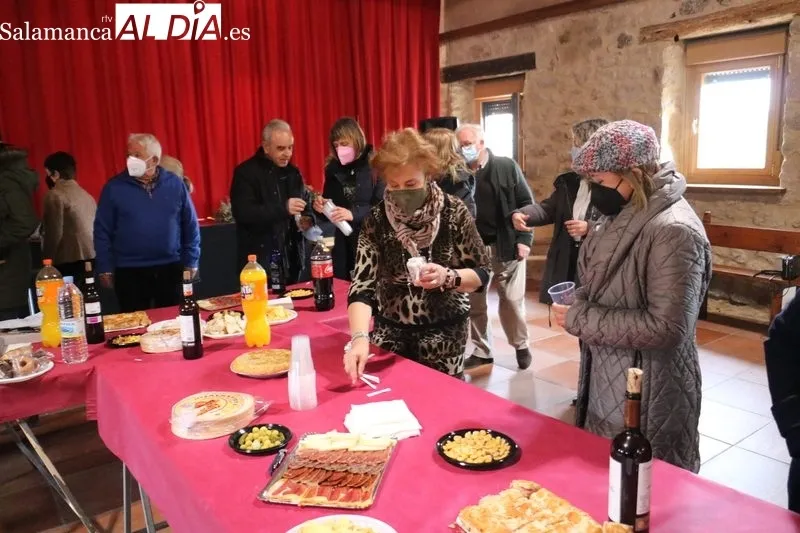 Homenaje de despedia al médico de Cipérez, Virgilo Vidcente Lucas / CORRAL