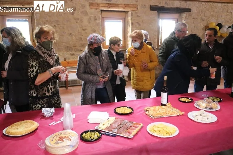 Homenaje de despedia al médico de Cipérez, Virgilo Vidcente Lucas / CORRAL
