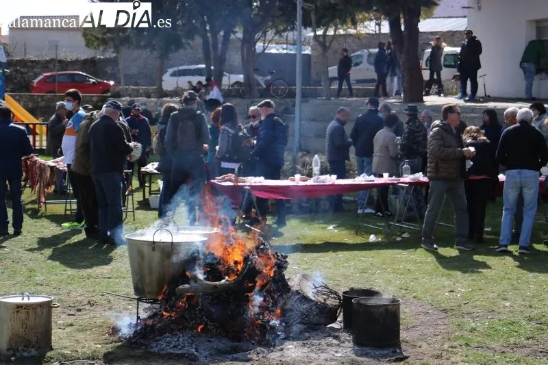 Matanza tradicional en Cipérez / CORRAL
