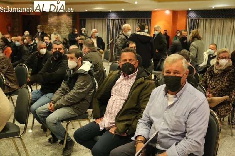 Acto electoral del PP en Vitigudino con Alfonso Fernández Mañueco / CORRAL