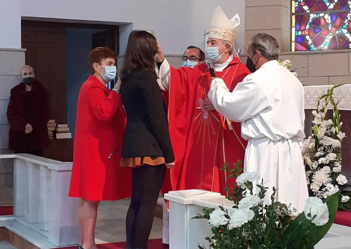 Foto 3 - Dos j&oacute;venes de Sancti-Sp&iacute;ritus, los primeros de la comarca en ser confirmados por el nuevo Obispo