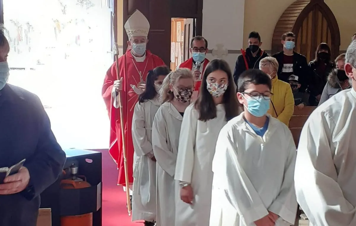 Foto 2 - Dos j&oacute;venes de Sancti-Sp&iacute;ritus, los primeros de la comarca en ser confirmados por el nuevo Obispo