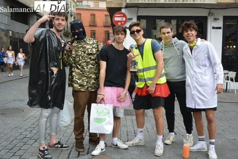 Fiestas de la Facultad de Psicología de la USAL en el centro de Salamanca. Fotos de Vanesa Martins