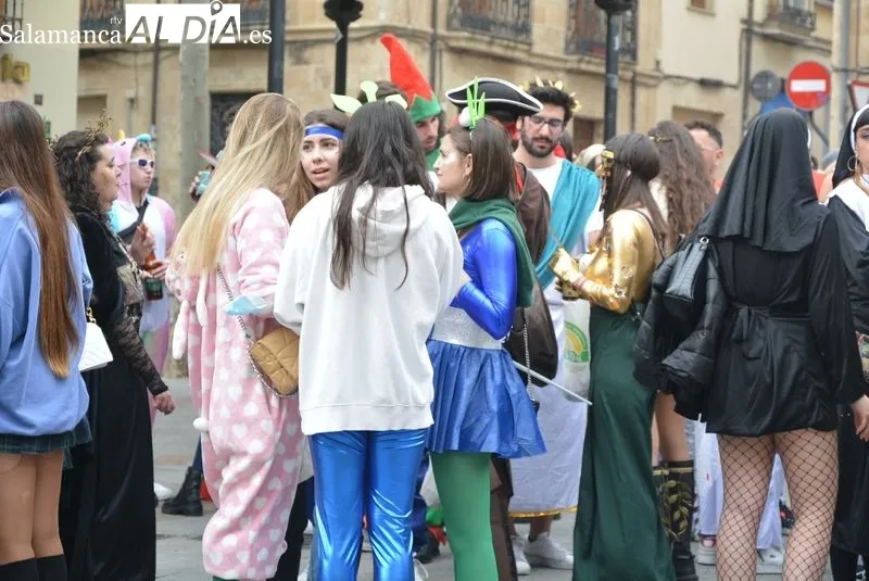 Fiestas de la Facultad de Psicología de la USAL en el centro de Salamanca. Fotos de Vanesa Martins
