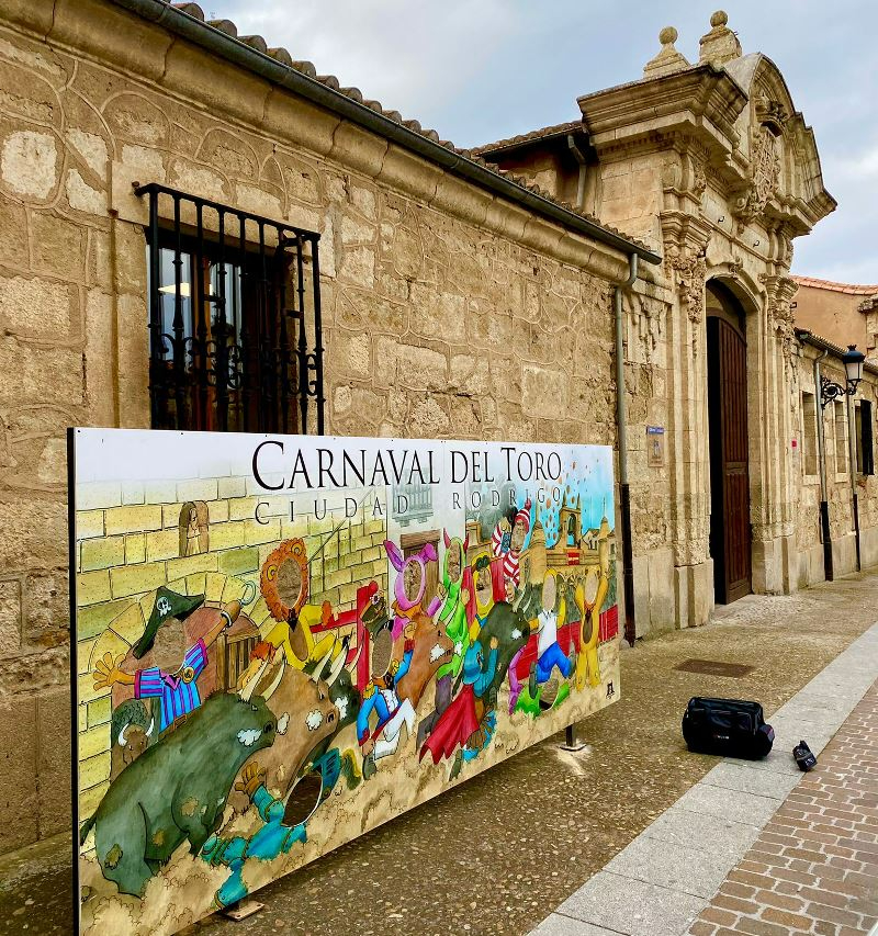 Carnavaldeltoro.es instala su photocall en la calle Juan Arias -  SALAMANCArtv AL DÍA - Noticias de Salamanca