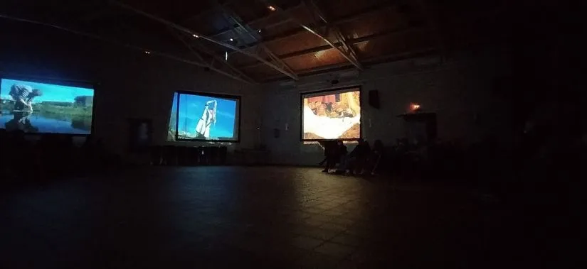 Proyeccion audiovisual en centro de interpretacion Monleras