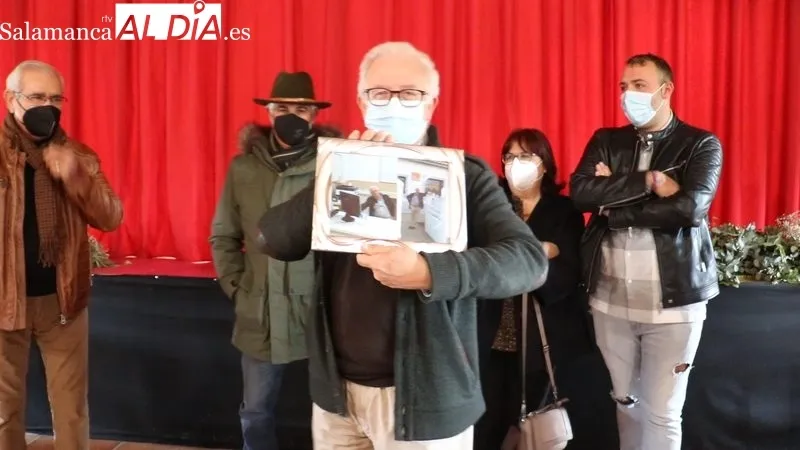 Homenaje de despedia al médico de Cipérez, Virgilo Vidcente Lucas / CORRAL