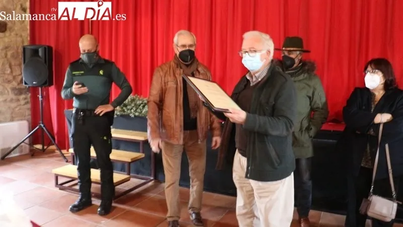 Homenaje de despedia al médico de Cipérez, Virgilo Vidcente Lucas / CORRAL