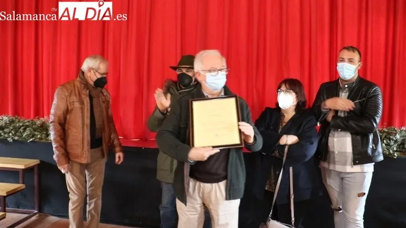 Homenaje de despedia al médico de Cipérez, Virgilo Vidcente Lucas / CORRAL