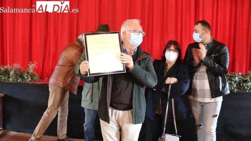 Homenaje de despedia al médico de Cipérez, Virgilo Vidcente Lucas / CORRAL