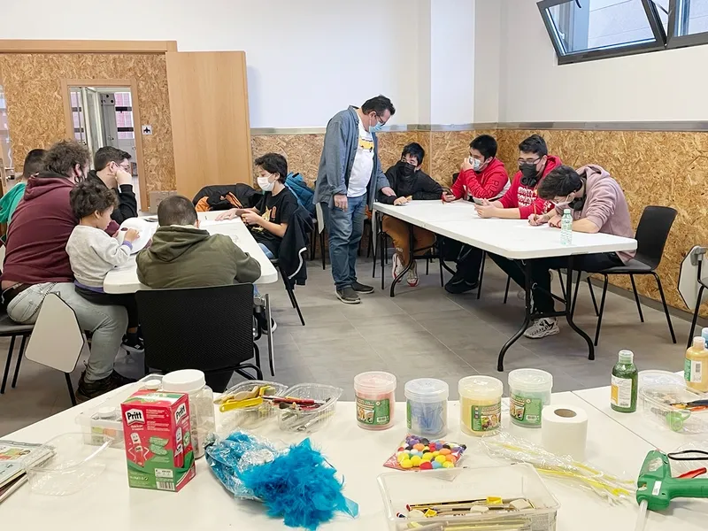 Taller de máscaras en Carbajosa