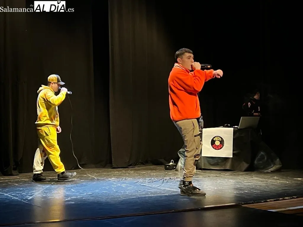 Foto 7 - La juventud disfruta con el concierto de rap de DPS y YoungTahy