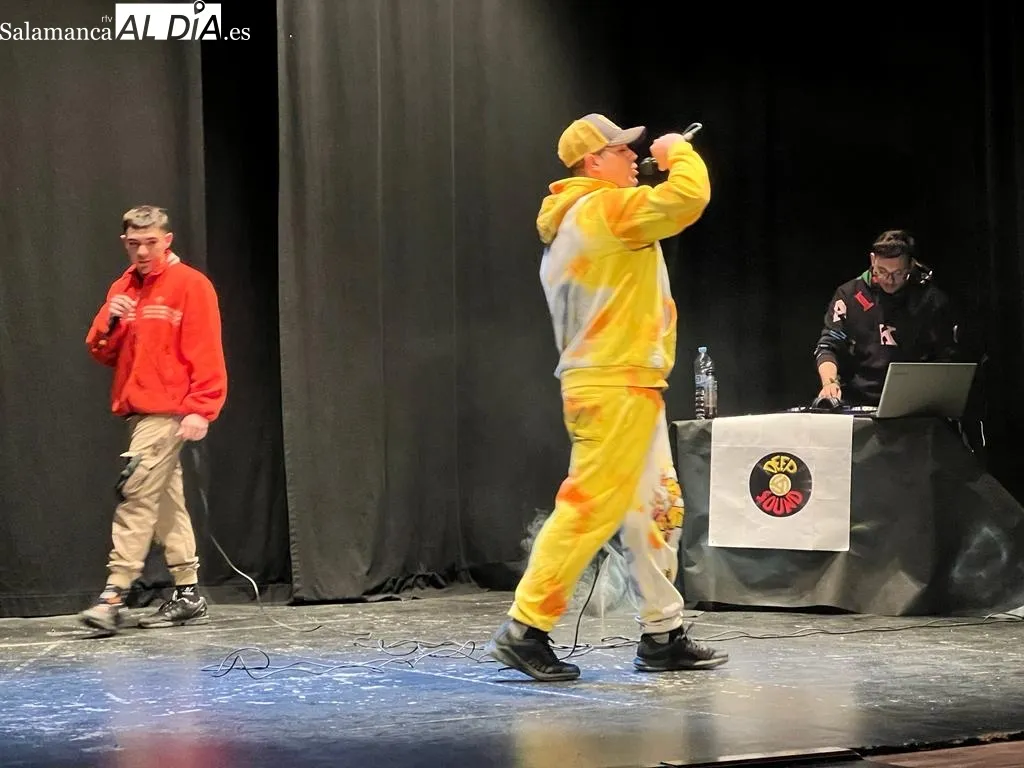 Foto 2 - La juventud disfruta con el concierto de rap de DPS y YoungTahy