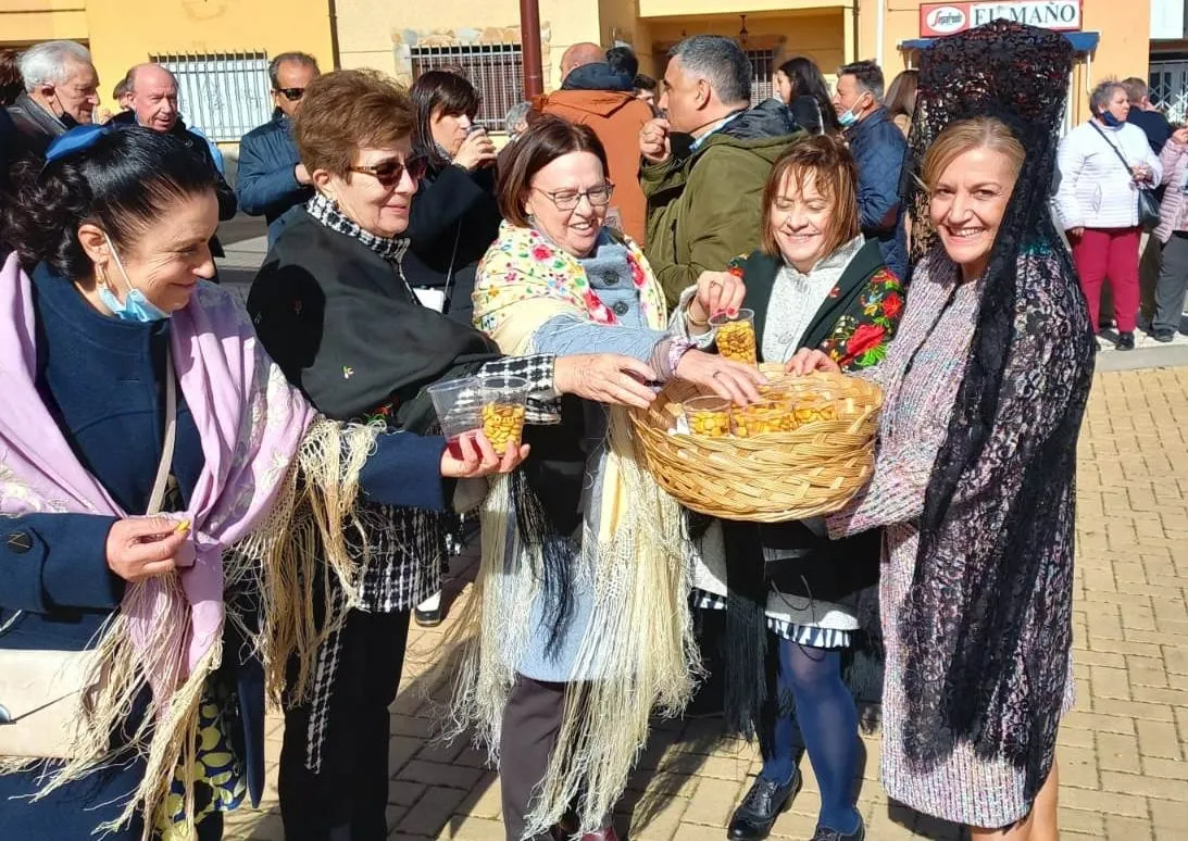 Foto 5 - Animada celebraci&oacute;n de las &Aacute;guedas en Gallegos de Arga&ntilde;&aacute;n