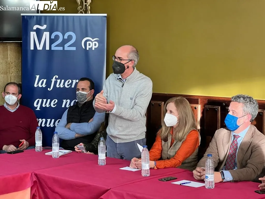 Foto 5 - "Veo que nadie m&aacute;s que Ma&ntilde;ueco ha presentado un programa para Castilla y Le&oacute;n"