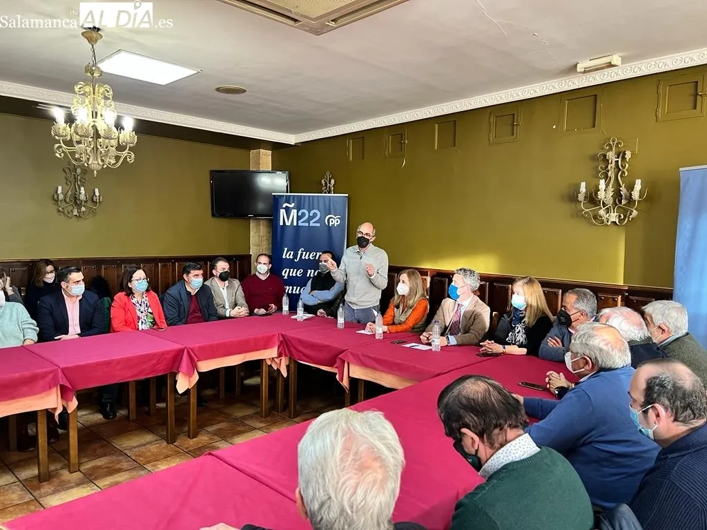 Foto 4 - "Veo que nadie m&aacute;s que Ma&ntilde;ueco ha presentado un programa para Castilla y Le&oacute;n"
