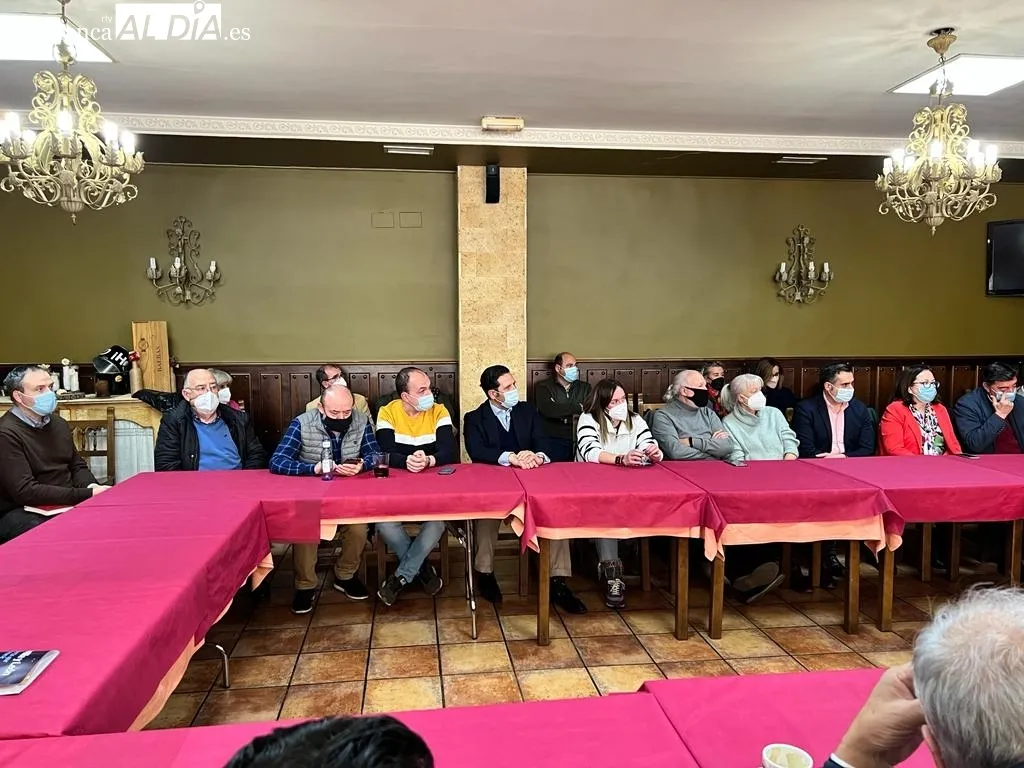 Foto 3 - "Veo que nadie m&aacute;s que Ma&ntilde;ueco ha presentado un programa para Castilla y Le&oacute;n"