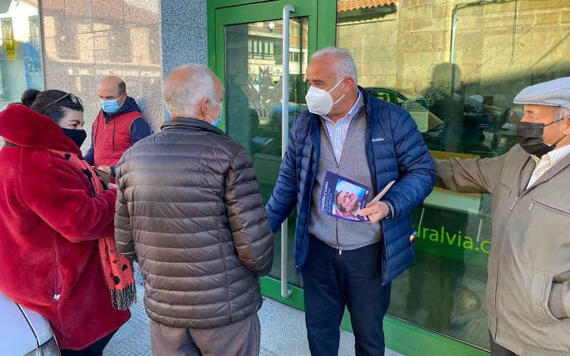 El Partido Popular aprovechó el martes de mercadillo en Vitigudino para pedir el voto