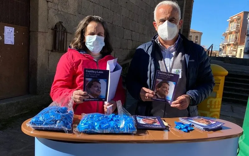 El Partido Popular aprovechó el martes de mercadillo en Vitigudino para pedir el voto