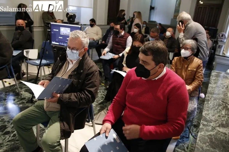 La Diputación de Salamanca entrega los inventarios de bienes municipales a una veintena de municipios de la provincia / FOTOS: DAVID SAÑUDO