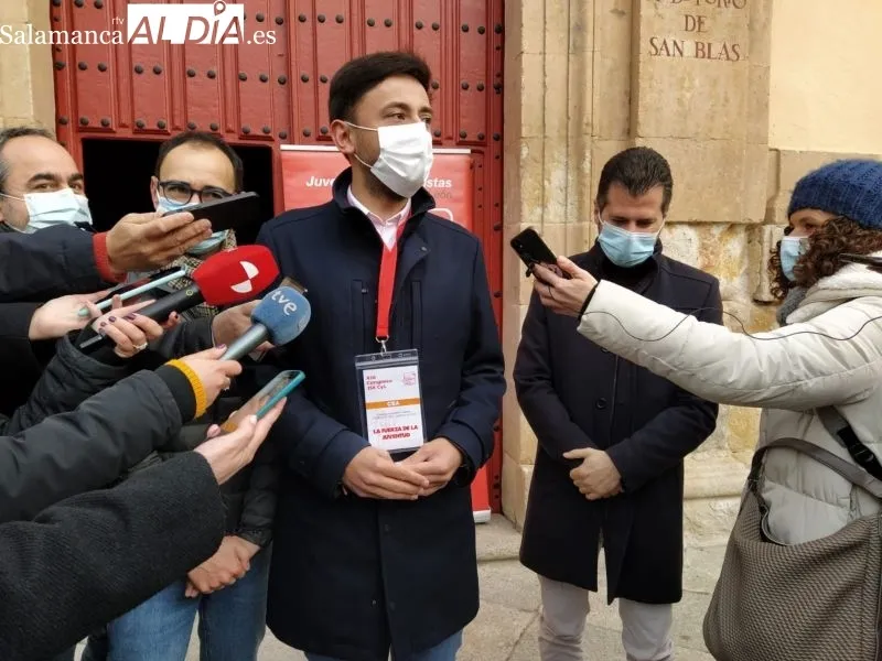 El senador Fran Díaz habla antes del inicio del congreso de las Juventudes Socialistas en Salamanca - David Sañudo