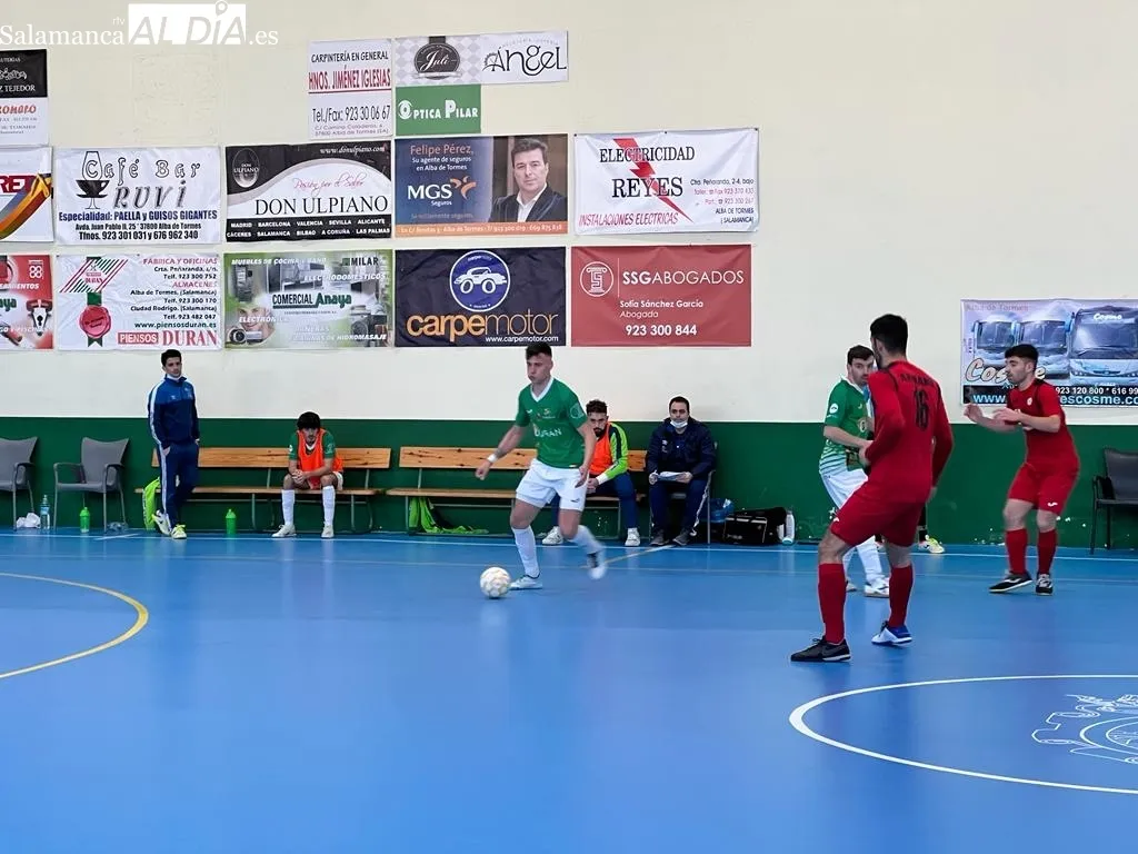 Foto 4 - El Piensos Dur&aacute;n Albense se ahoga en la orilla frente al Universidad de Valladolid (3-4)