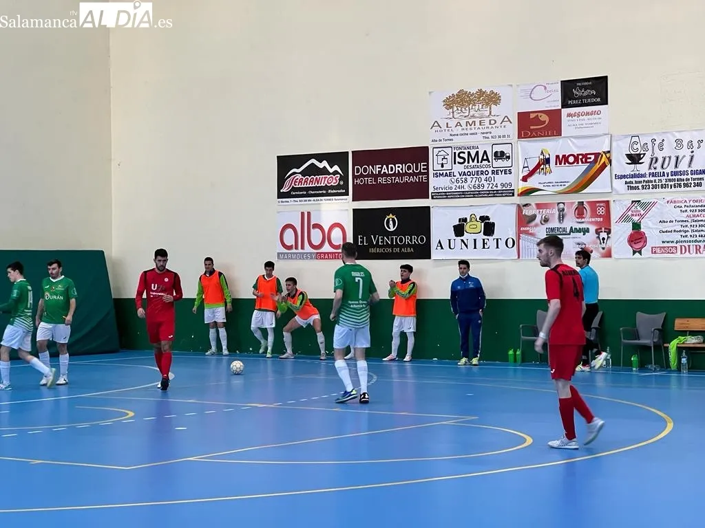 Foto 2 - El Piensos Dur&aacute;n Albense se ahoga en la orilla frente al Universidad de Valladolid (3-4)