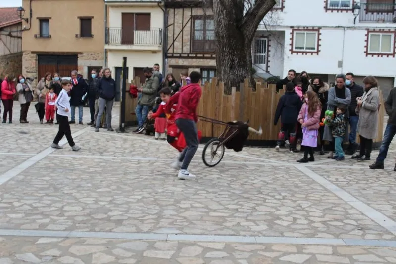 La Tora de Villanueva del Conde regresa a las calles de la localidad serrana - Ayto. Villanueva