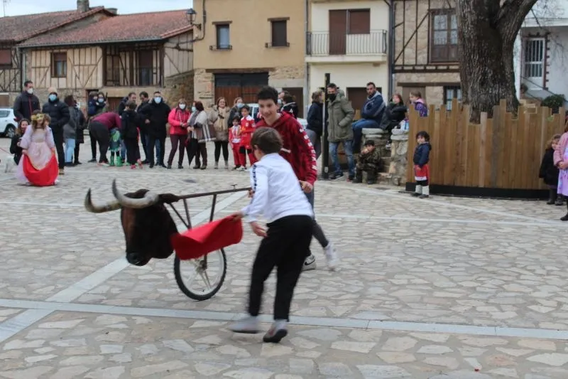 La Tora de Villanueva del Conde regresa a las calles de la localidad serrana - Ayto. Villanueva