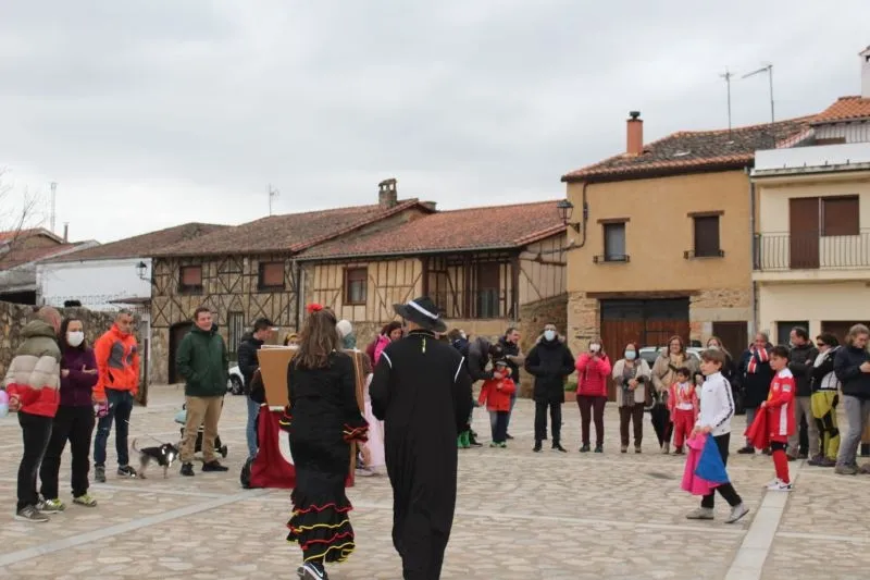 La Tora de Villanueva del Conde regresa a las calles de la localidad serrana - Ayto. Villanueva